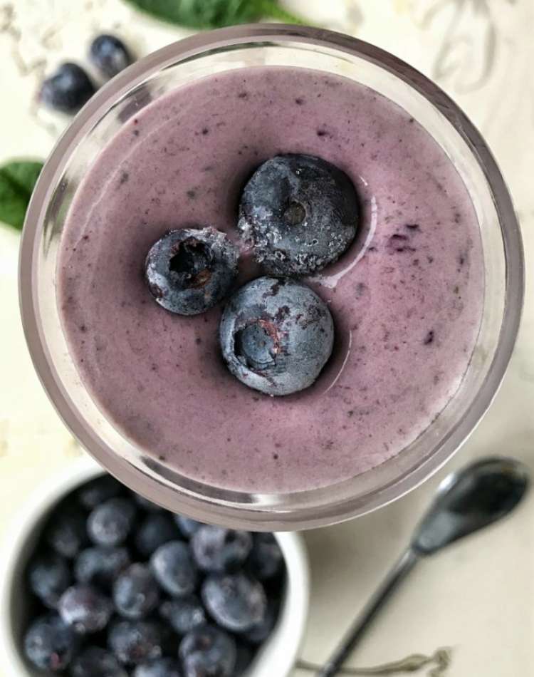 blueberry smoothie, fresh blueberry smoothie