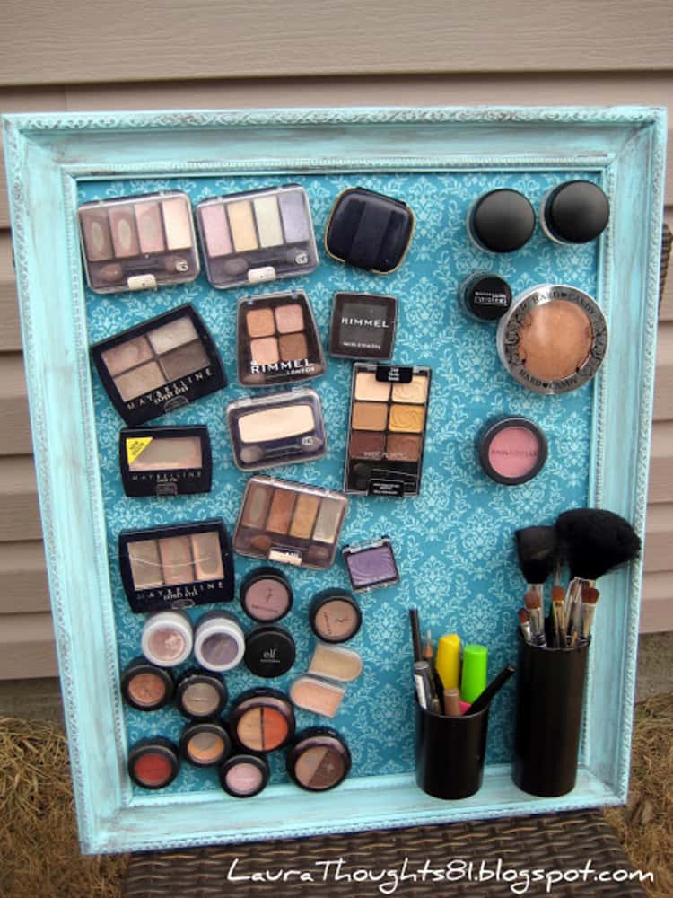 Magnetic makeup picture frame board
