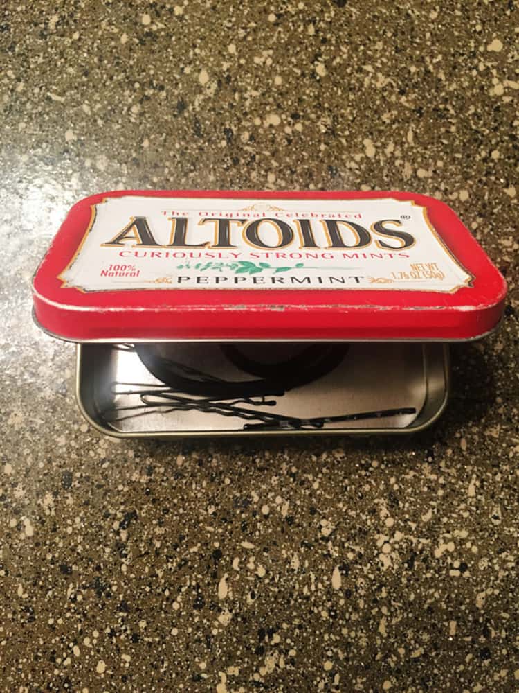 purse organization for your bag with altoids box for small things